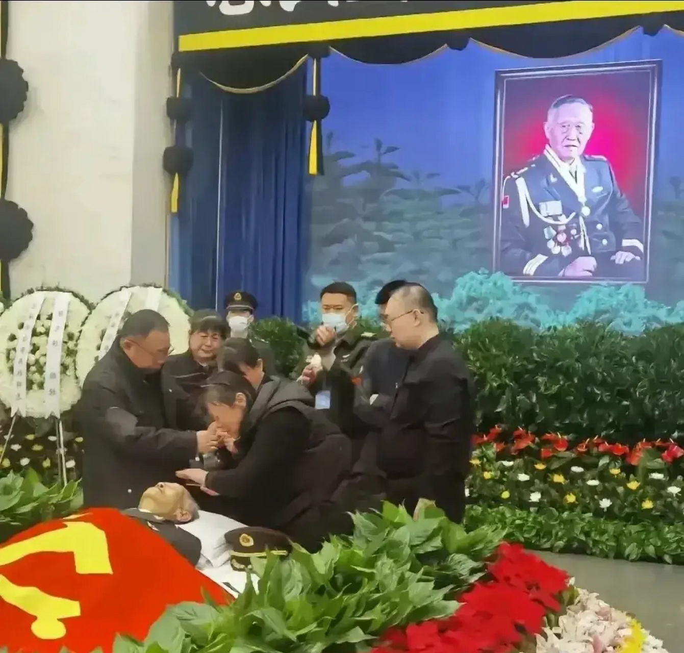 2023年3月16日,李来柱将军的遗体告别仪式在八宝山殡仪馆大礼堂举行.