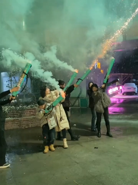 加特林烟花春节爆红:一根卖150块,依然一炮难求!原因何在?