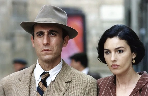 电影《西西里的美丽传说》:一部展现战争与爱情的经典之作