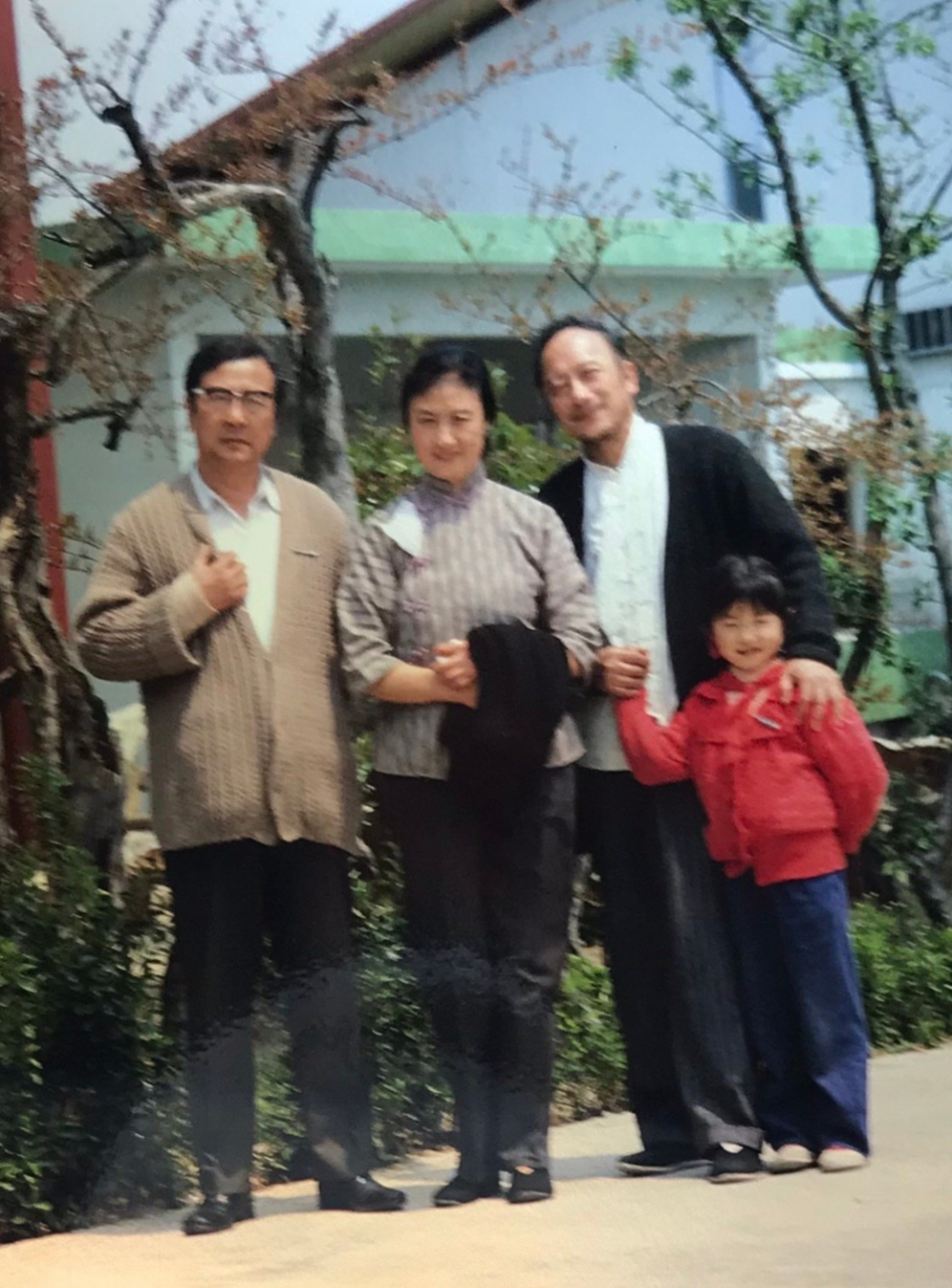 孙道临,黄宗英《一盘没有下完的棋》电影胶片照片～1982年拍摄.