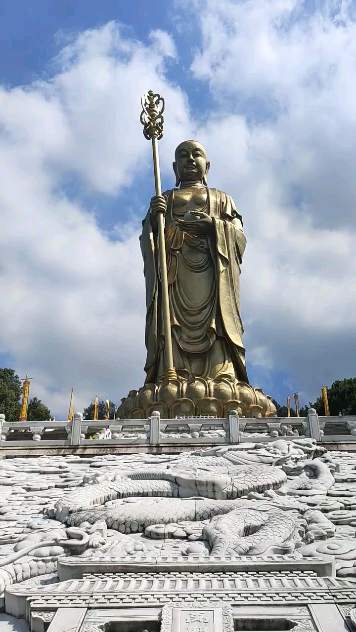 九华山大愿地藏圣像