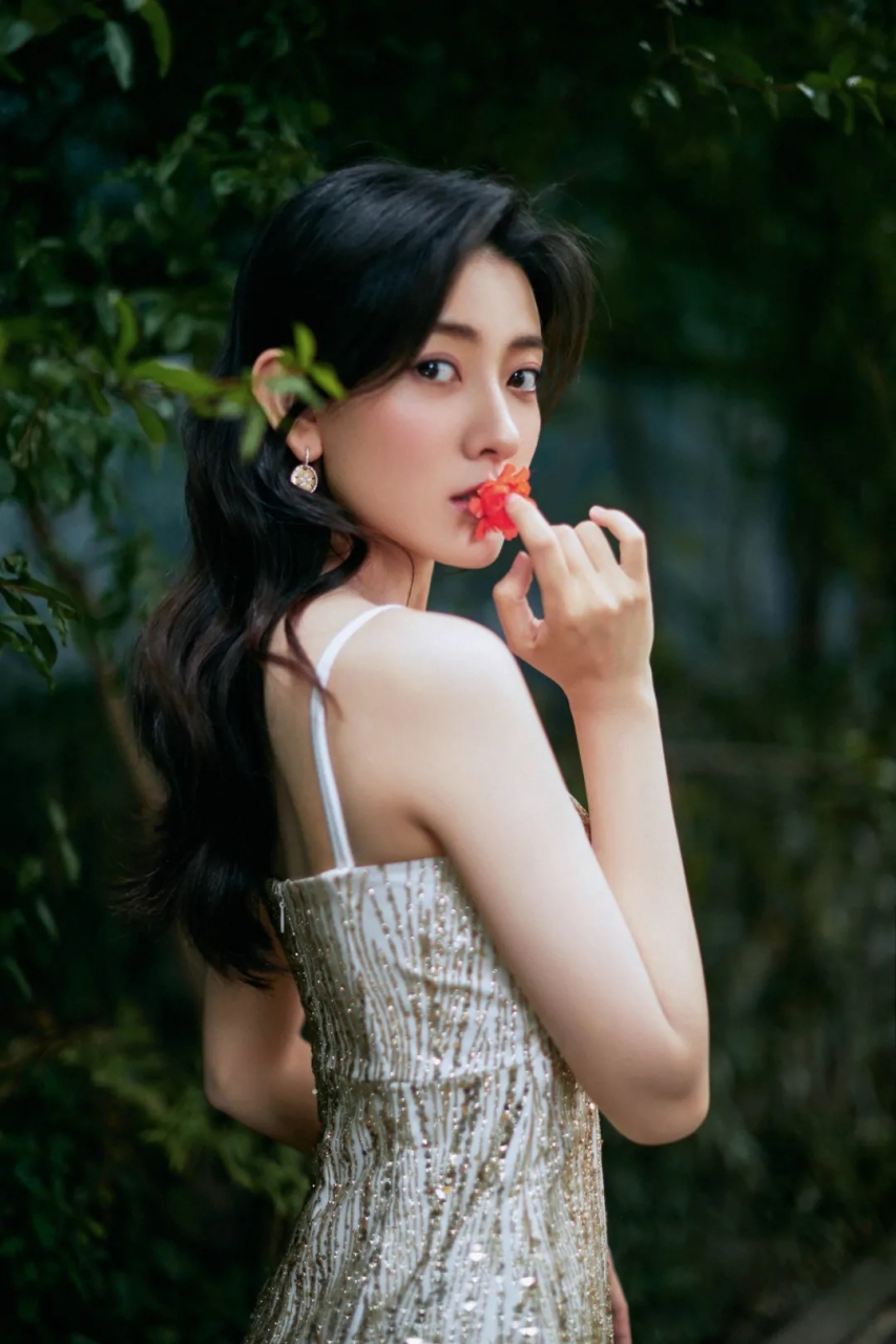 梁洁,1994年6月16日出生于河北省石家庄市,中国内地女演员,毕业于中央