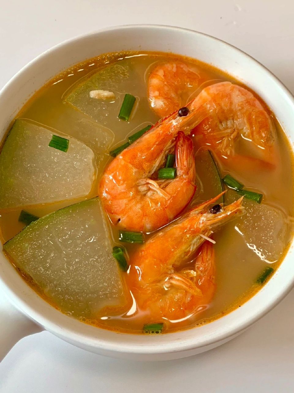 喝完了…掉秤了…|||今天分享道冬瓜鲜虾汤,巨巨鲜美～这个季节的冬瓜