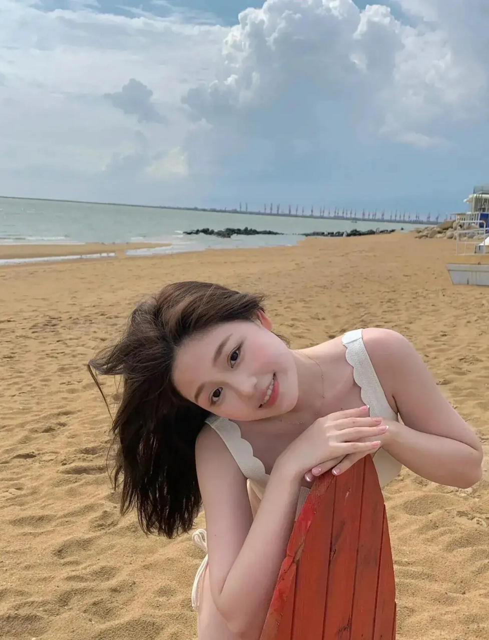 助我上热门# 两位清纯甜美的小姐姐 第一位阳光灿烂笑容很治愈 第二