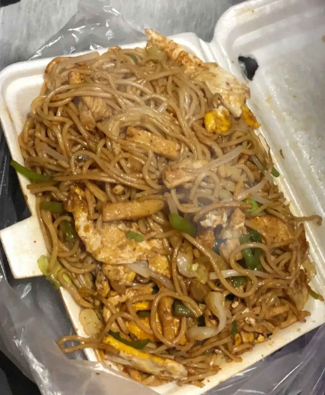 自己失业半年了.自己就学着人家摆摊儿卖炒面了.