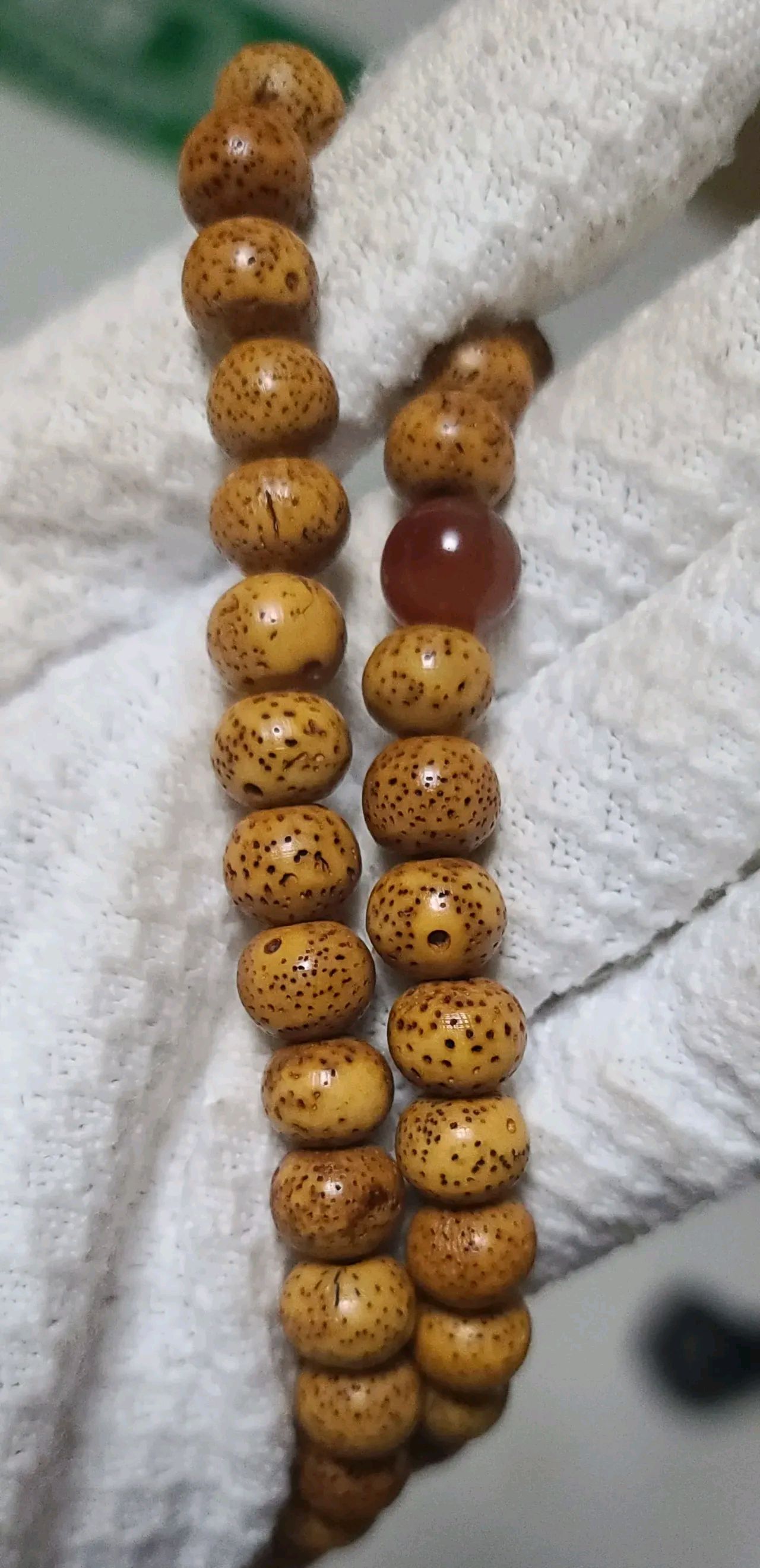 买回来就没动过,收拾东西翻出来了.真正的老星月吧?