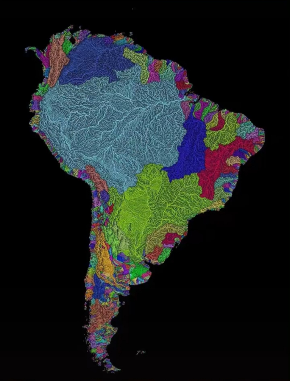 南美洲水系图  南美洲水系以安第斯山为分水岭,东西分属于大西洋水系