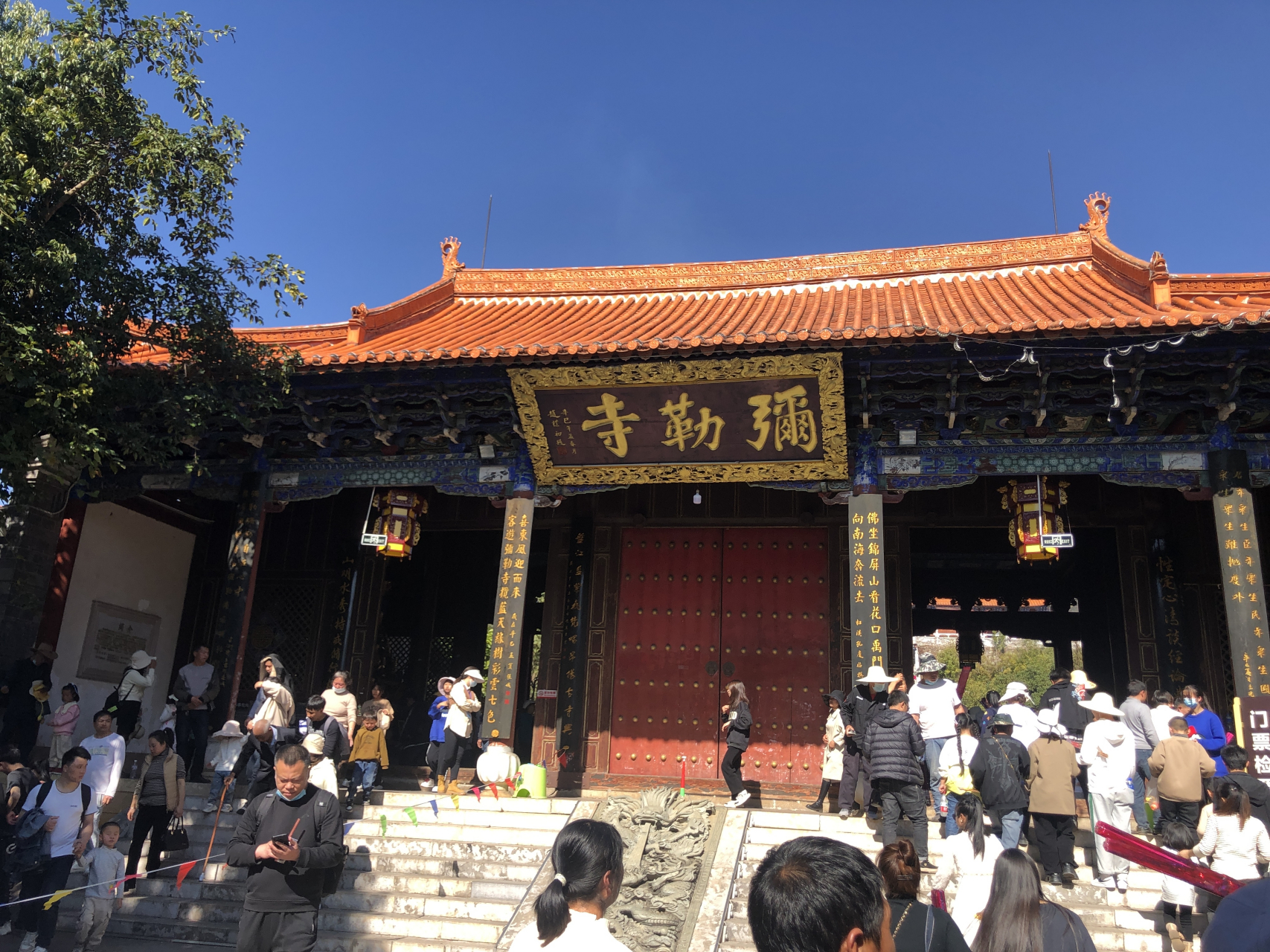 去云南旅游一定要去打卡弥勒寺.