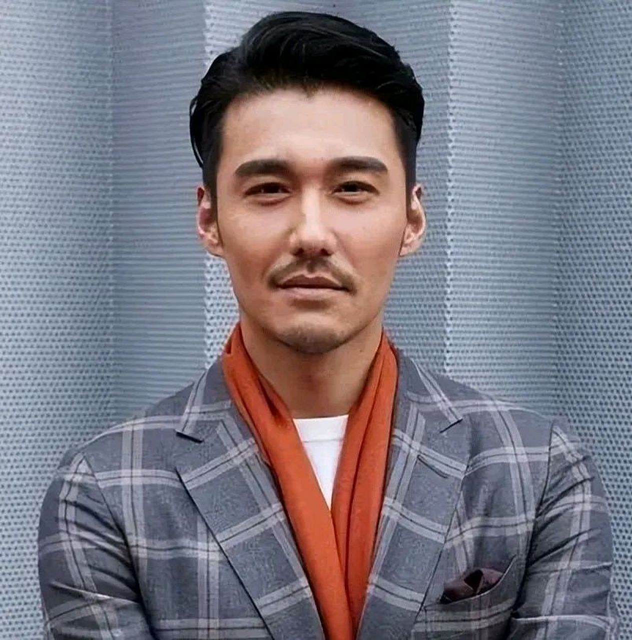 1971年2月14日出生于浙江省杭州市,中国内地男演员,模特,歌手  胡兵