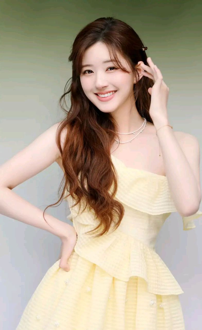 super爱豆的笑容都没赵露思的甜美φ(>ω *) #颜值超高的明星# #甜系