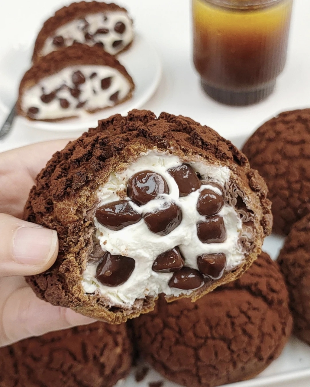 巧克力味波波大泡芙真的绝了!太爱这个甜点了!