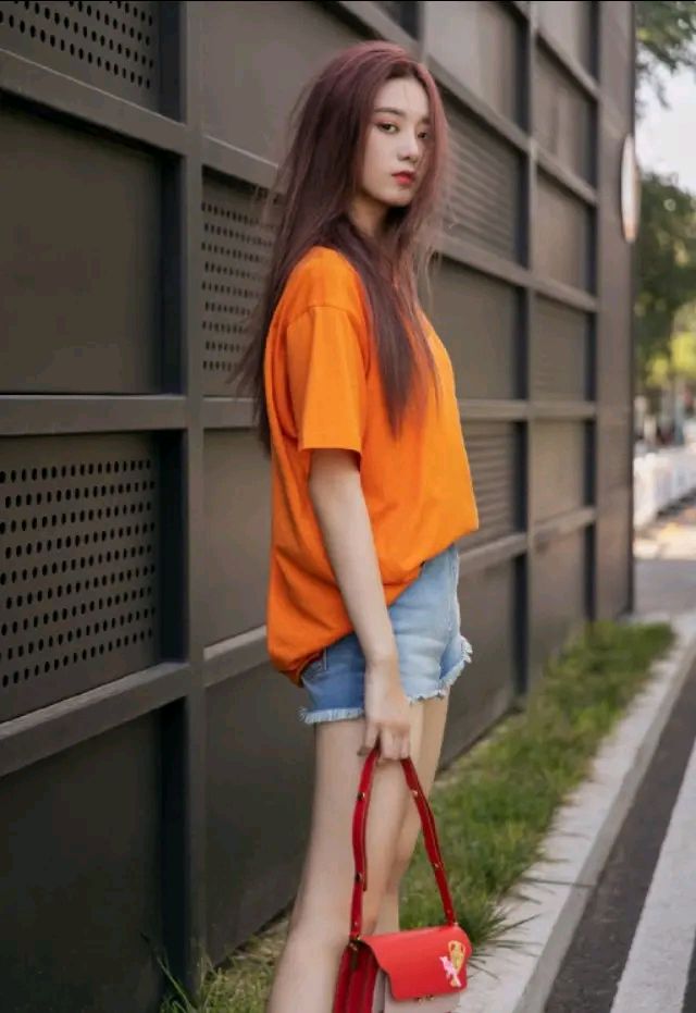 徐艺洋精美壁纸:青春有活力,让人人见人爱!