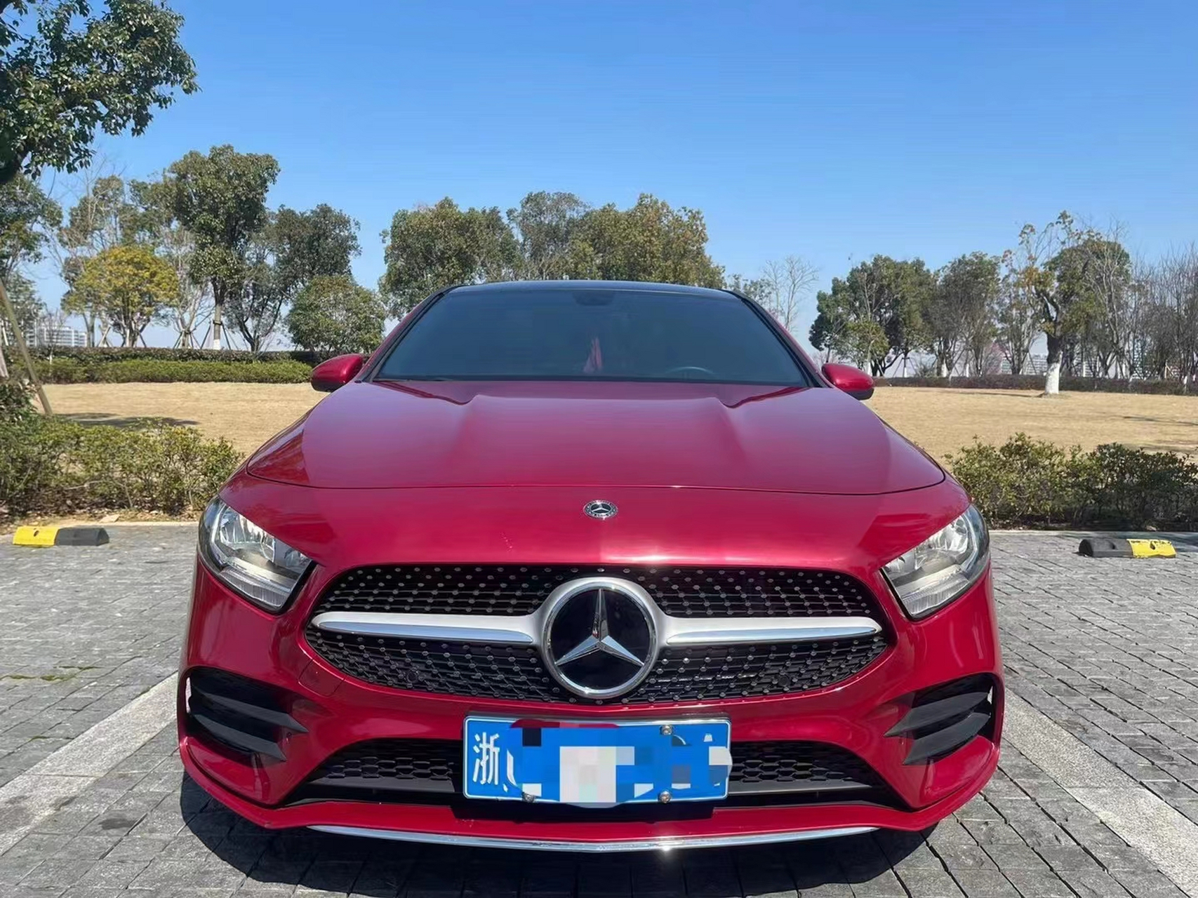 奔驰a180l 20年奔驰a180l  美女一手车 车况精品 无事故   公里数7万