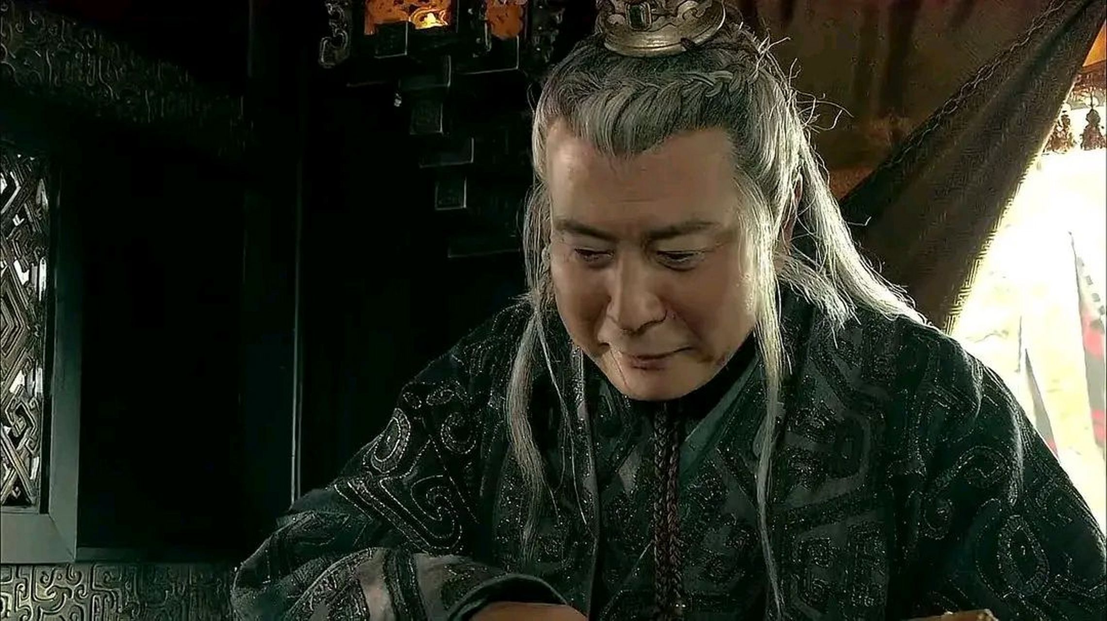 公元前210年,秦始皇第5次巡游途中,辒辌车突然发出阵阵难闻的恶臭