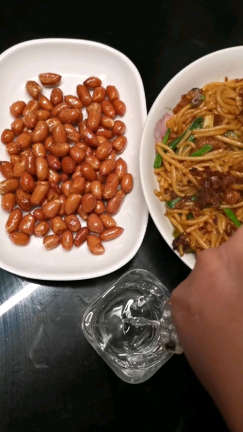 花生配酒,越喝越有