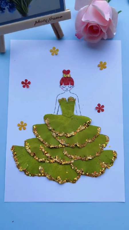 用银杏叶做一幅简单又好看的公主贴画-度小视