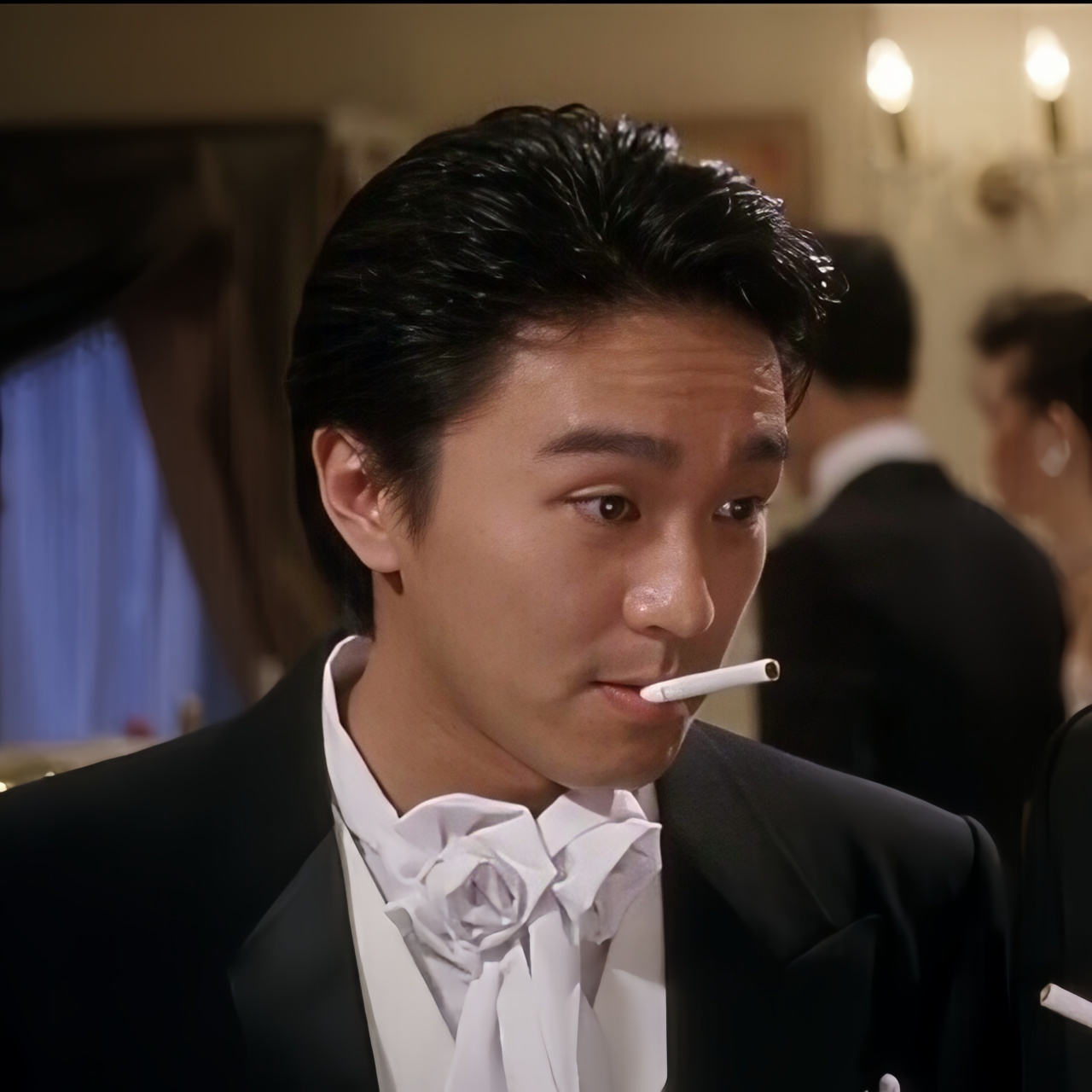 也许只有他抽烟的样子讨厌不起来!