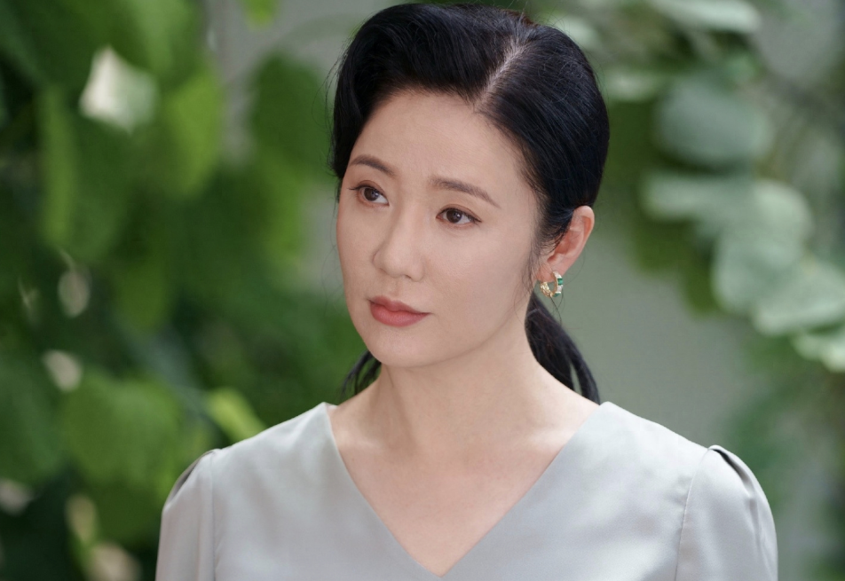 从文艺兵到演员,与章子怡胡静并称"八大金钗",40岁美丽依旧!