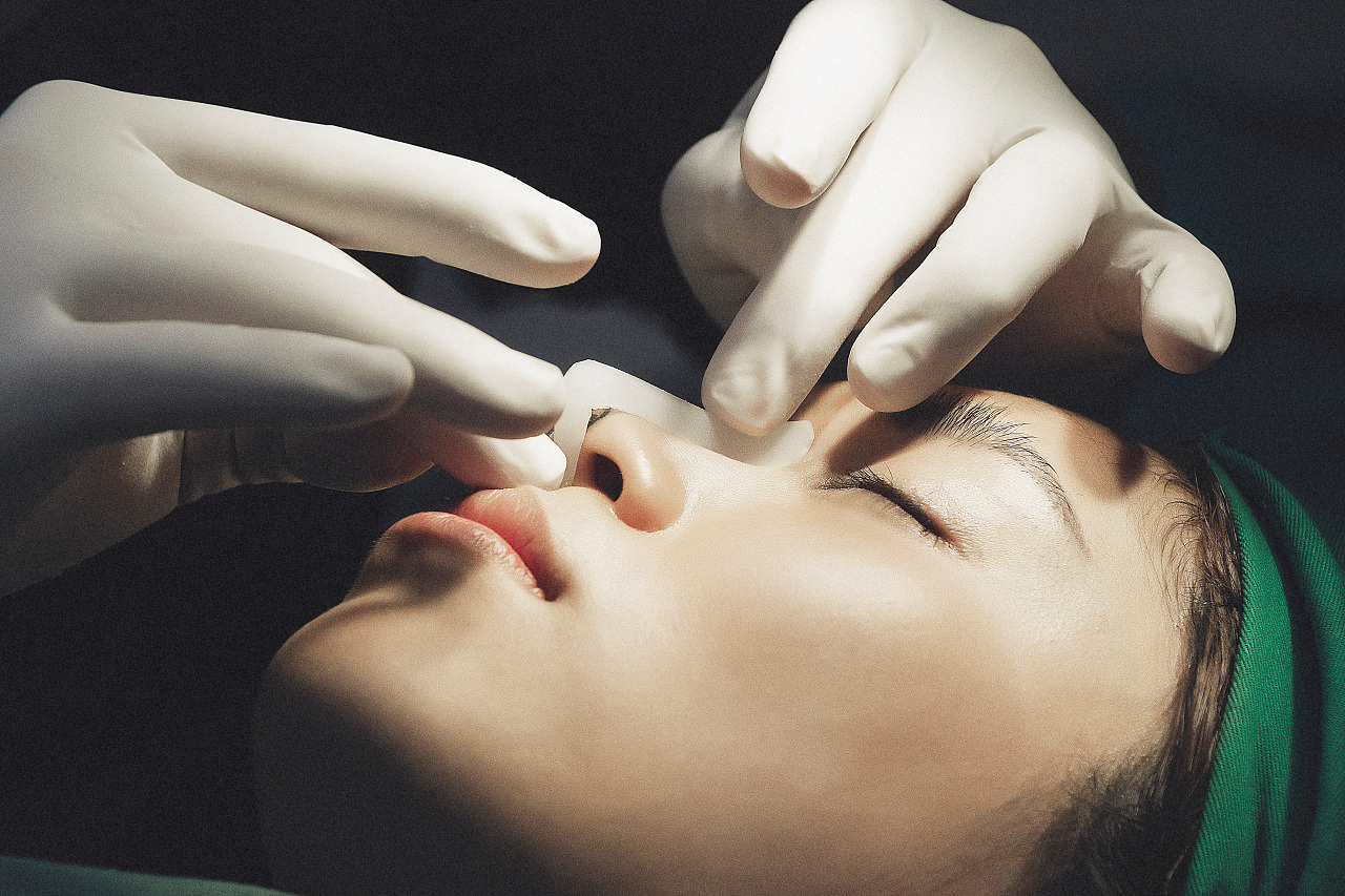 王志坚医生:隆鼻术后能不能捏鼻子?