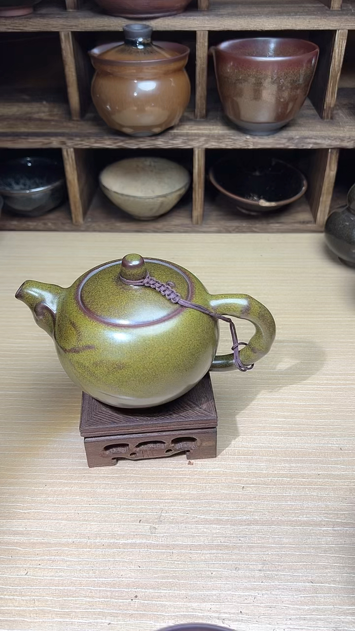 柴烧茶末绿竹节壶