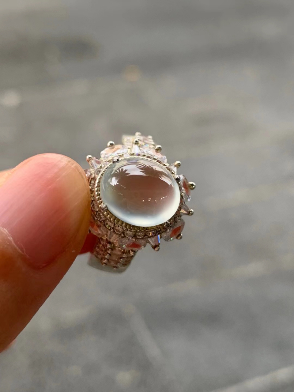 点击头像看直播# #翡翠# 高冰戒面,通透感十足,老坑种强荧光,纯净