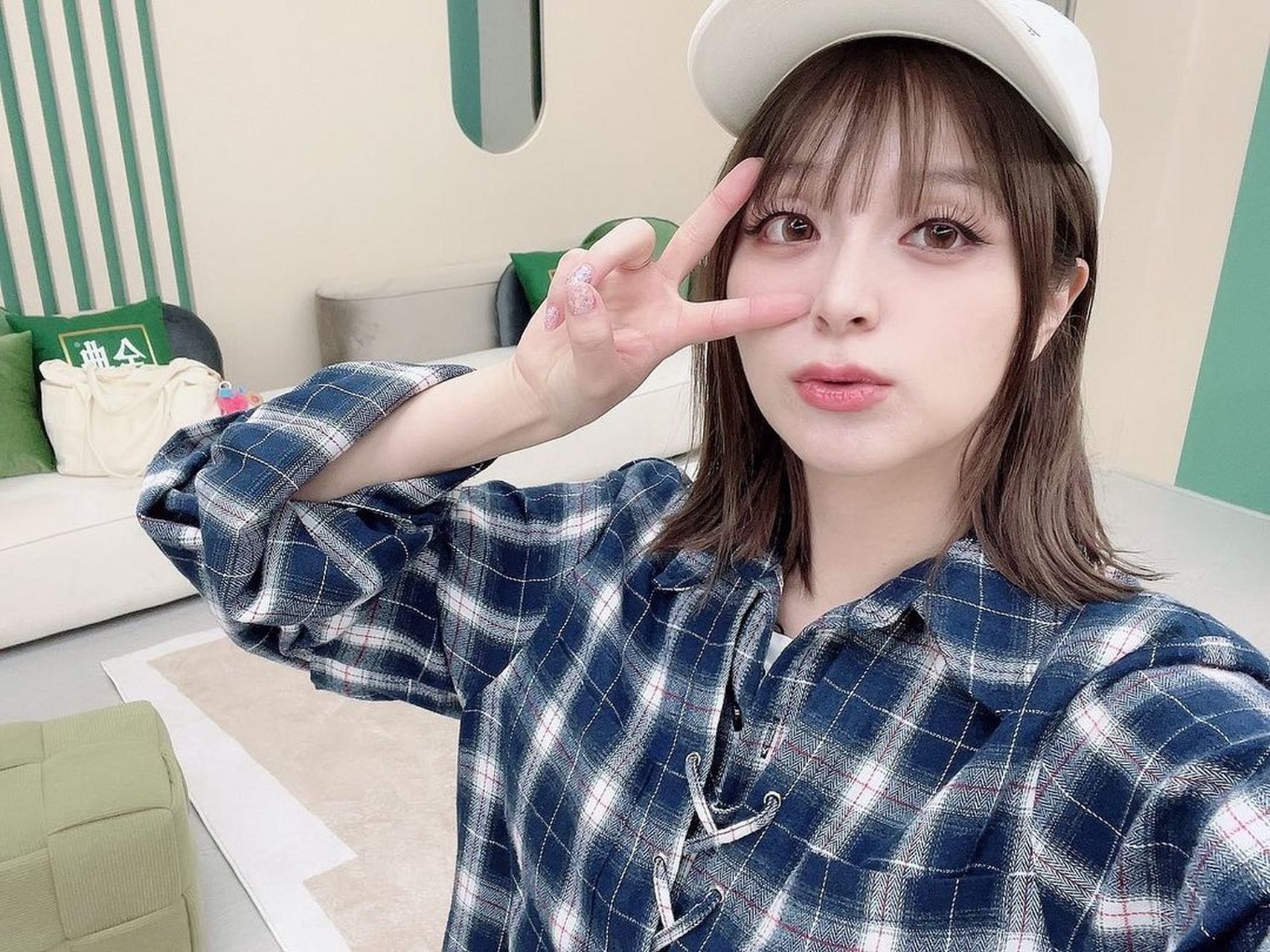 美依礼芽最新照片.