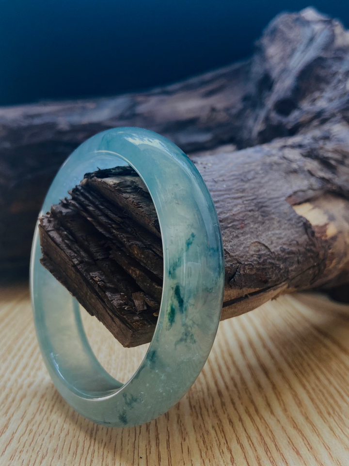 高冰飘花翡翠手镯