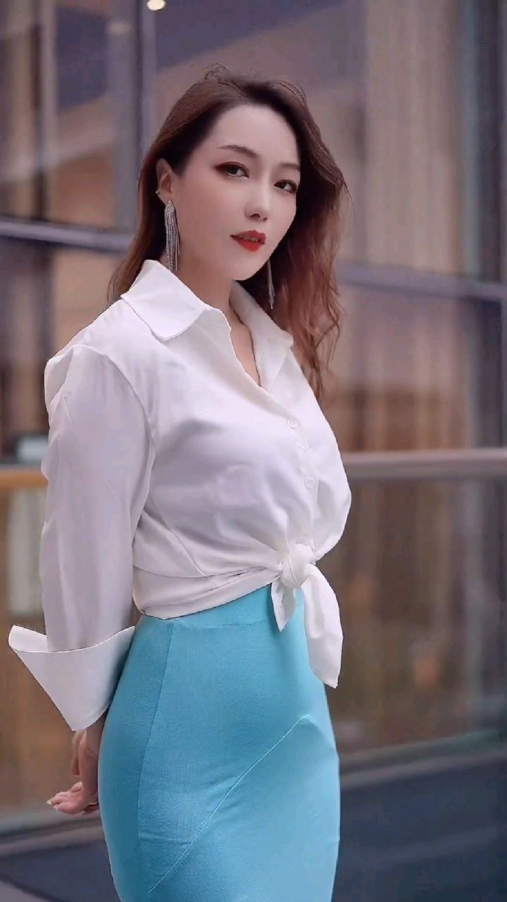 有点小肚子的女人才完美嘛