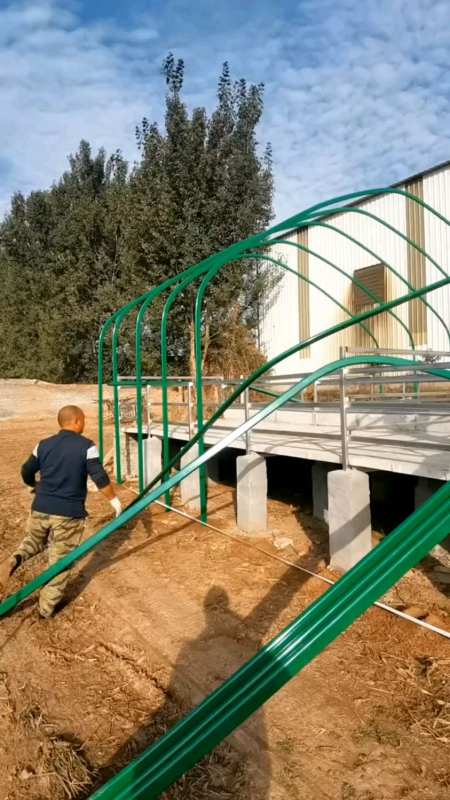 家庭式羊场的养羊大棚该如何搭建,大家可以参考一下这个视频.-度小视