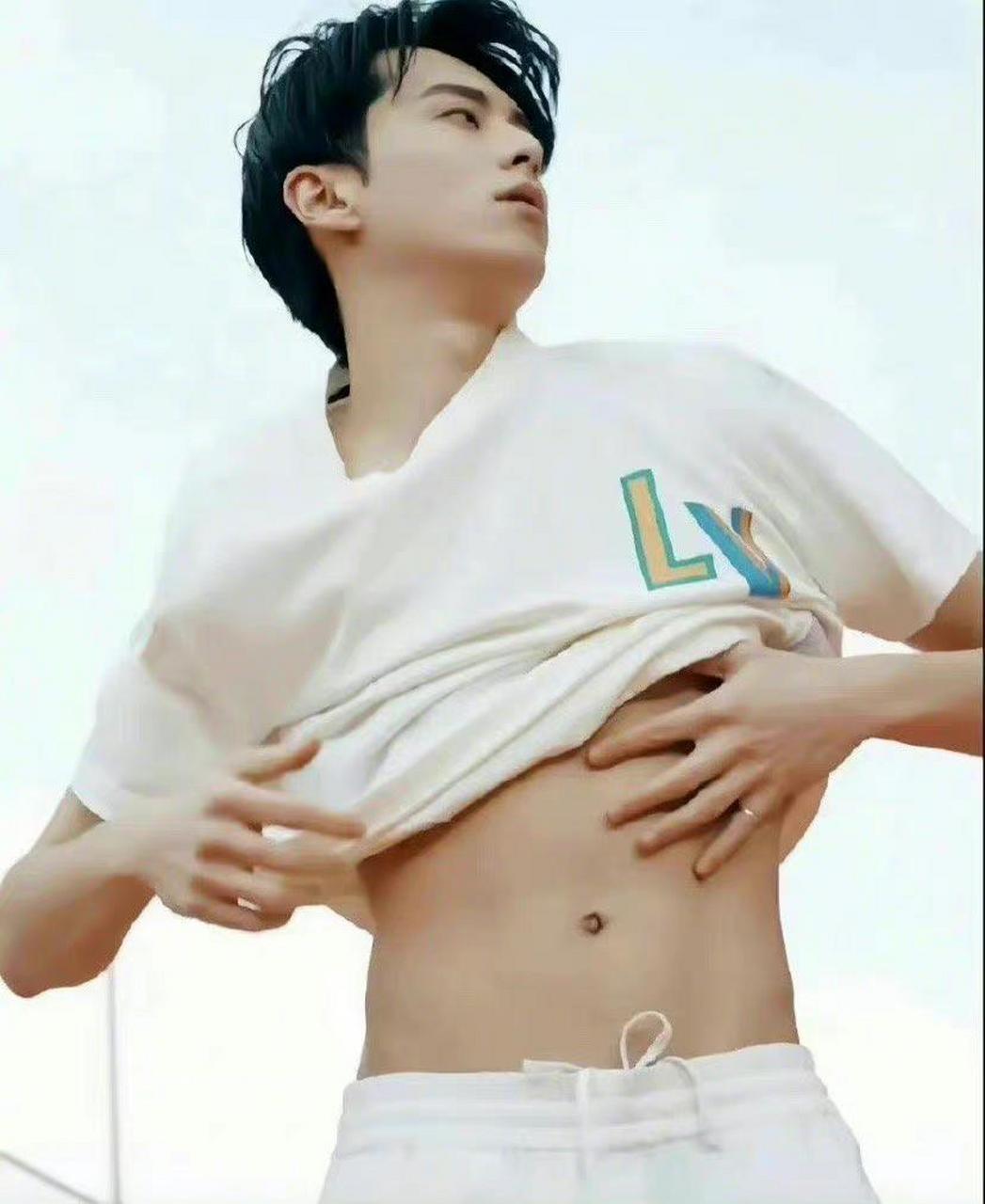 完美身材八块腹肌男神完美男朋友