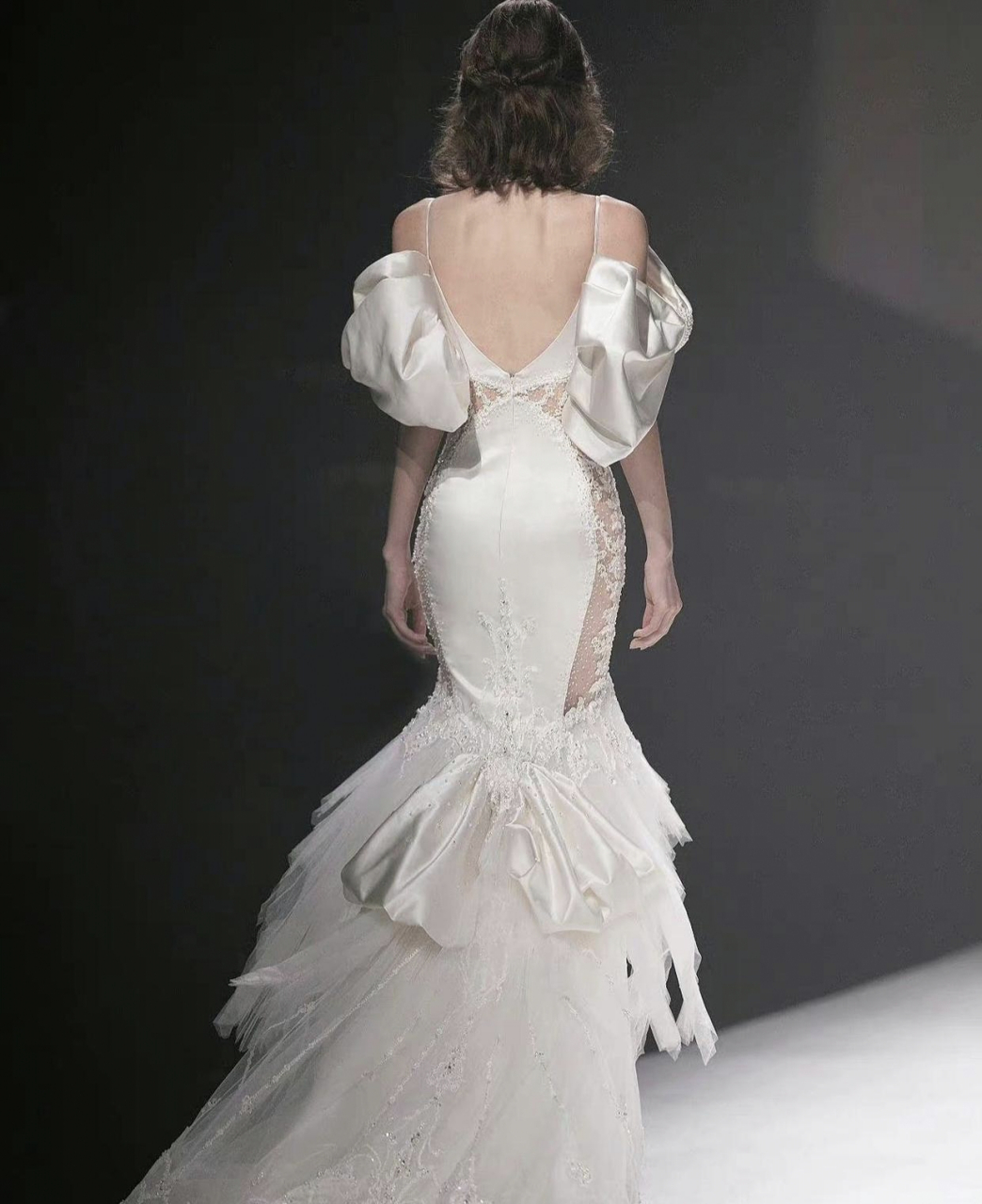 67第一次觉得巴黎时装秀的衣服好看