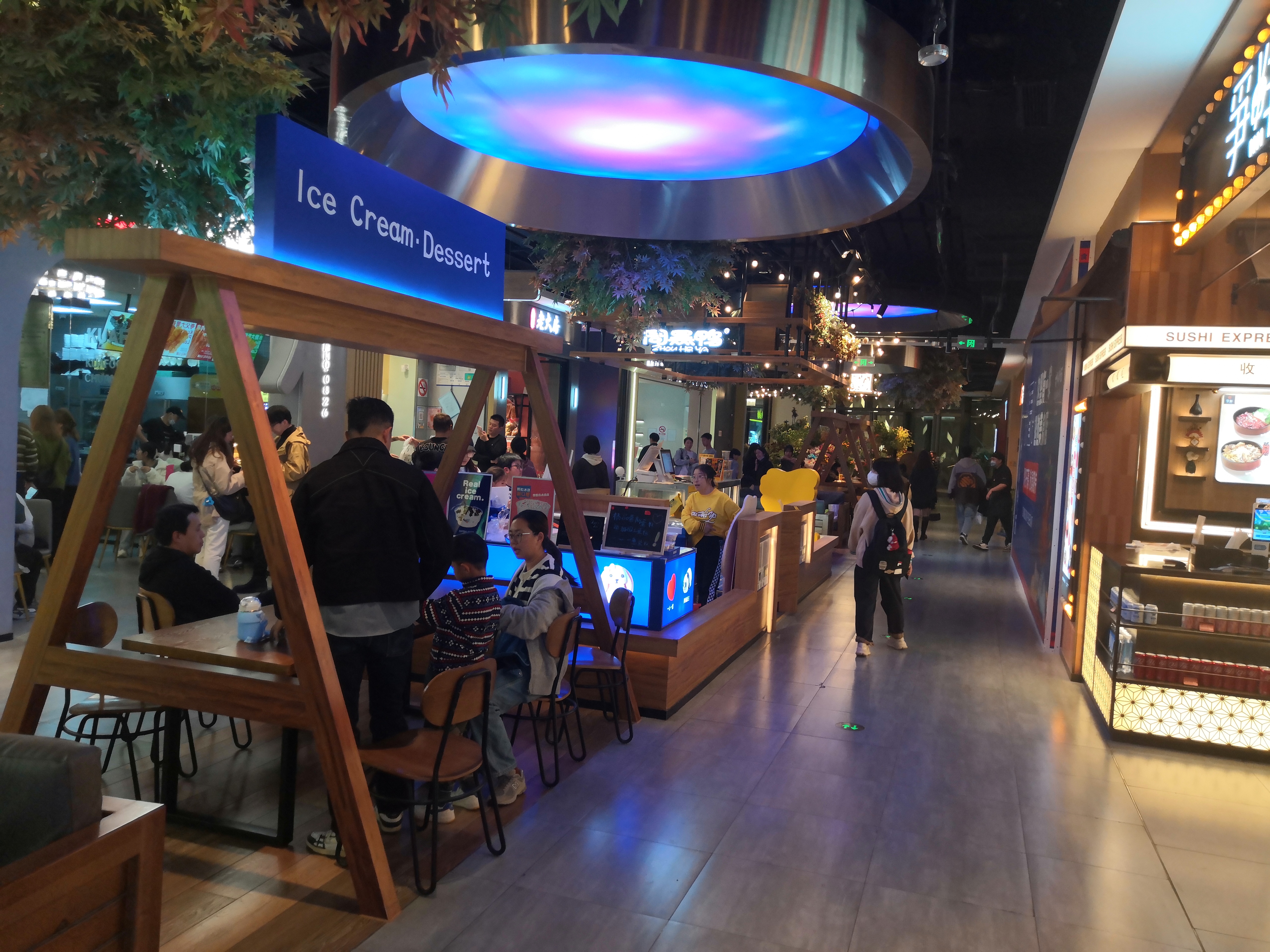 上海的天变凉了,她冷吗?