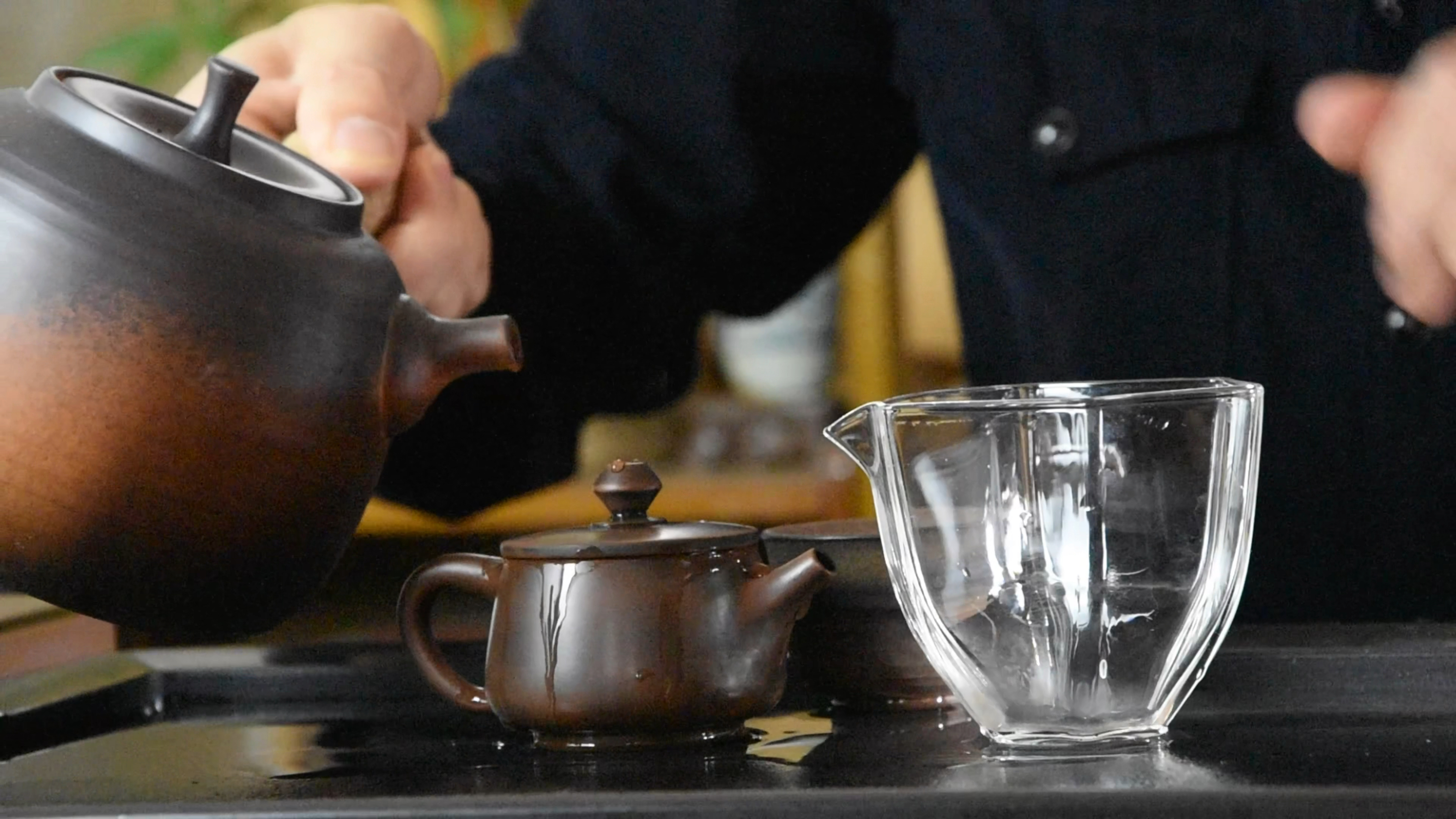 你遇到过茶汤不清亮的普洱生茶了吗?究其根本,原因有这些