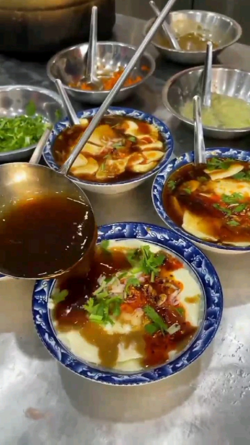 早餐来一碗这样热乎乎的豆腐脑,暖胃还好吃.