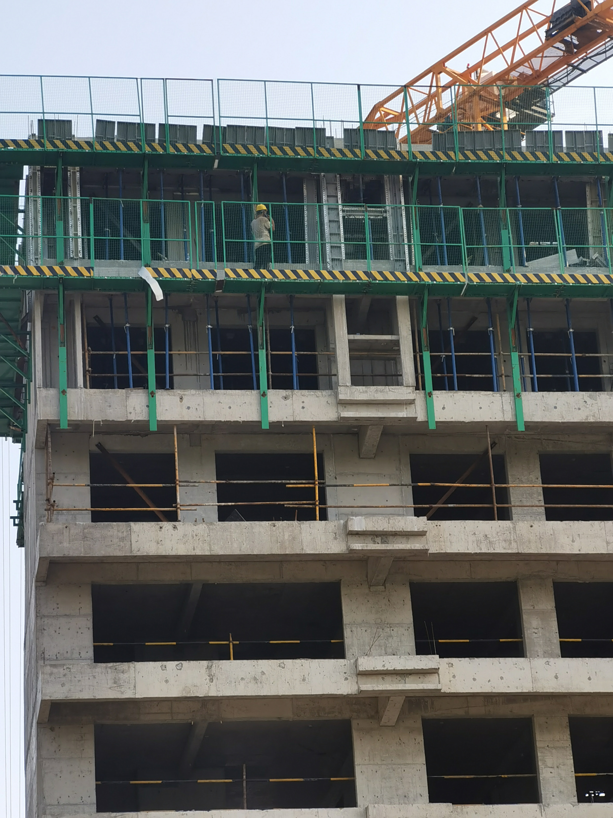 专业出租出售装配式建筑外挂架外挂架外挂防护架脚手架