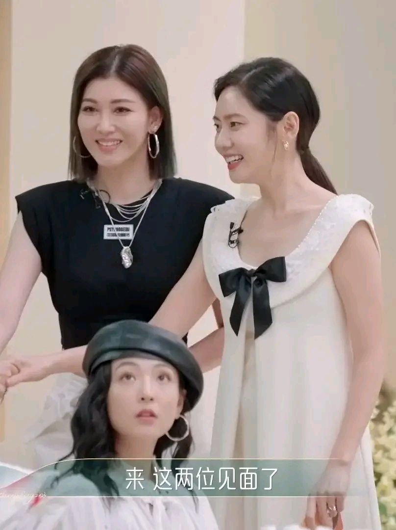 品如艾莉婚礼答谢宴,秋瓷炫李彩桦世纪拥抱!