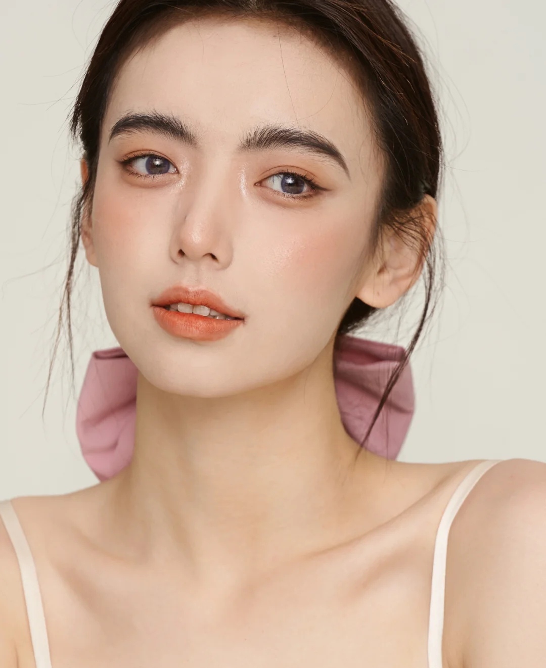 极简日杂风清透妆