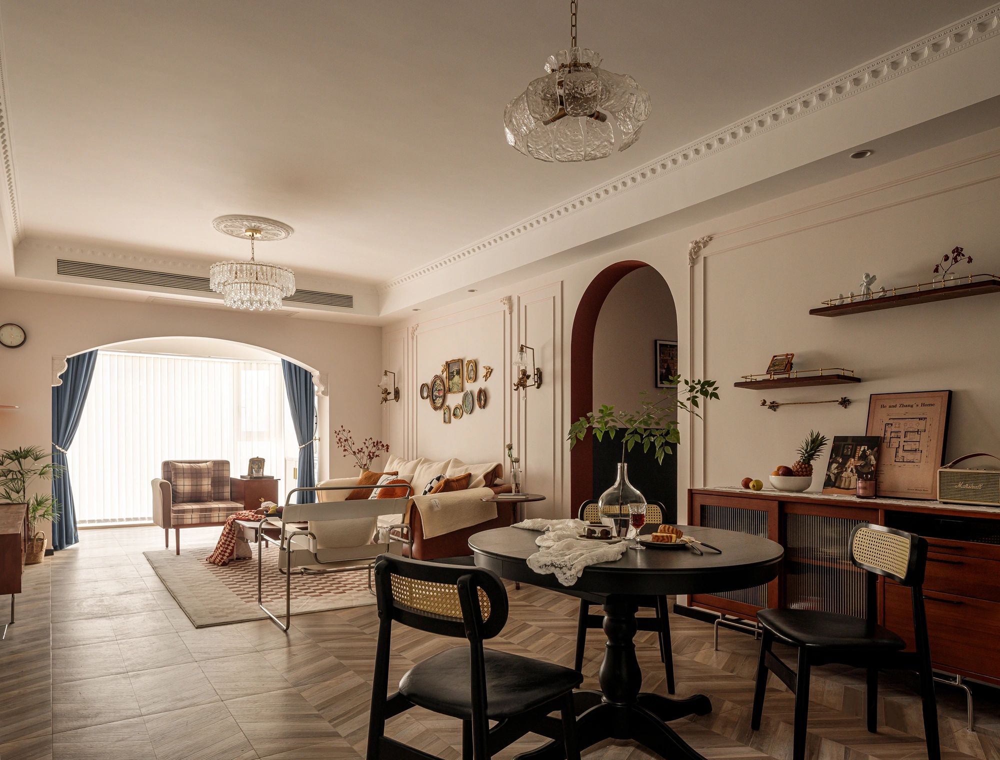 比如精致的花纹,浅色调的沙发,复法式复古风格装修效果图法式装修风格