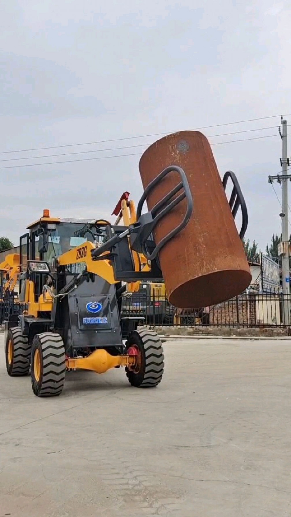 装载机安装青储抱夹