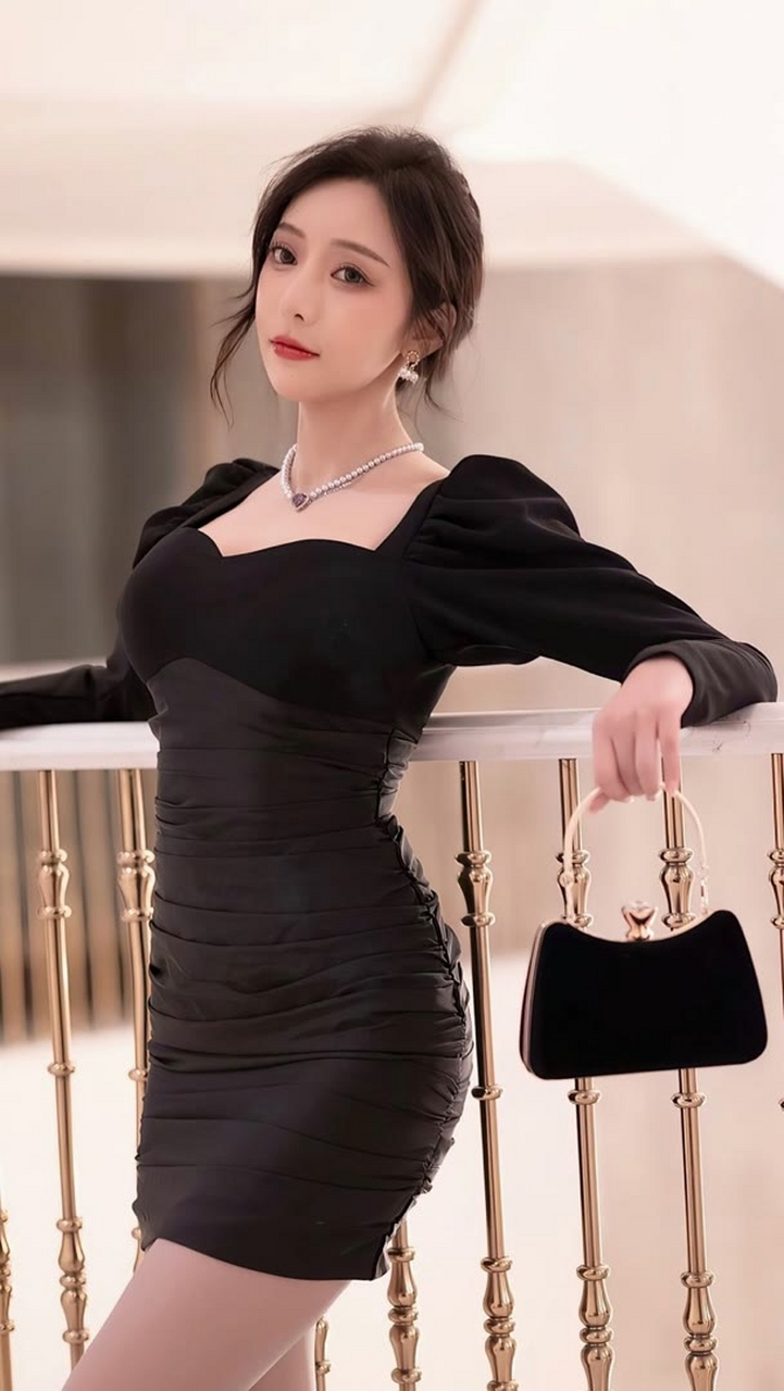 性感御姐# #黑丝# 小姐姐的身材挺好看的