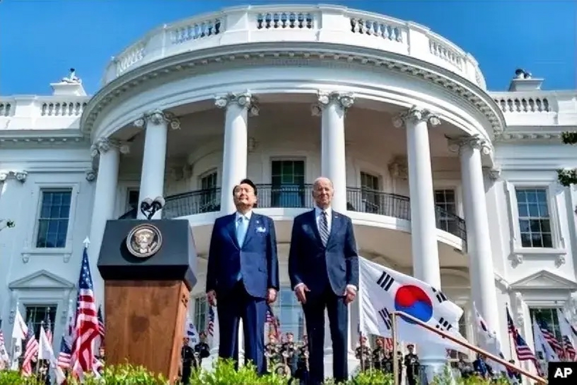 "华盛顿宣言"正式签订 美韩正式签订"华盛顿宣言",由美国向韩国提供最