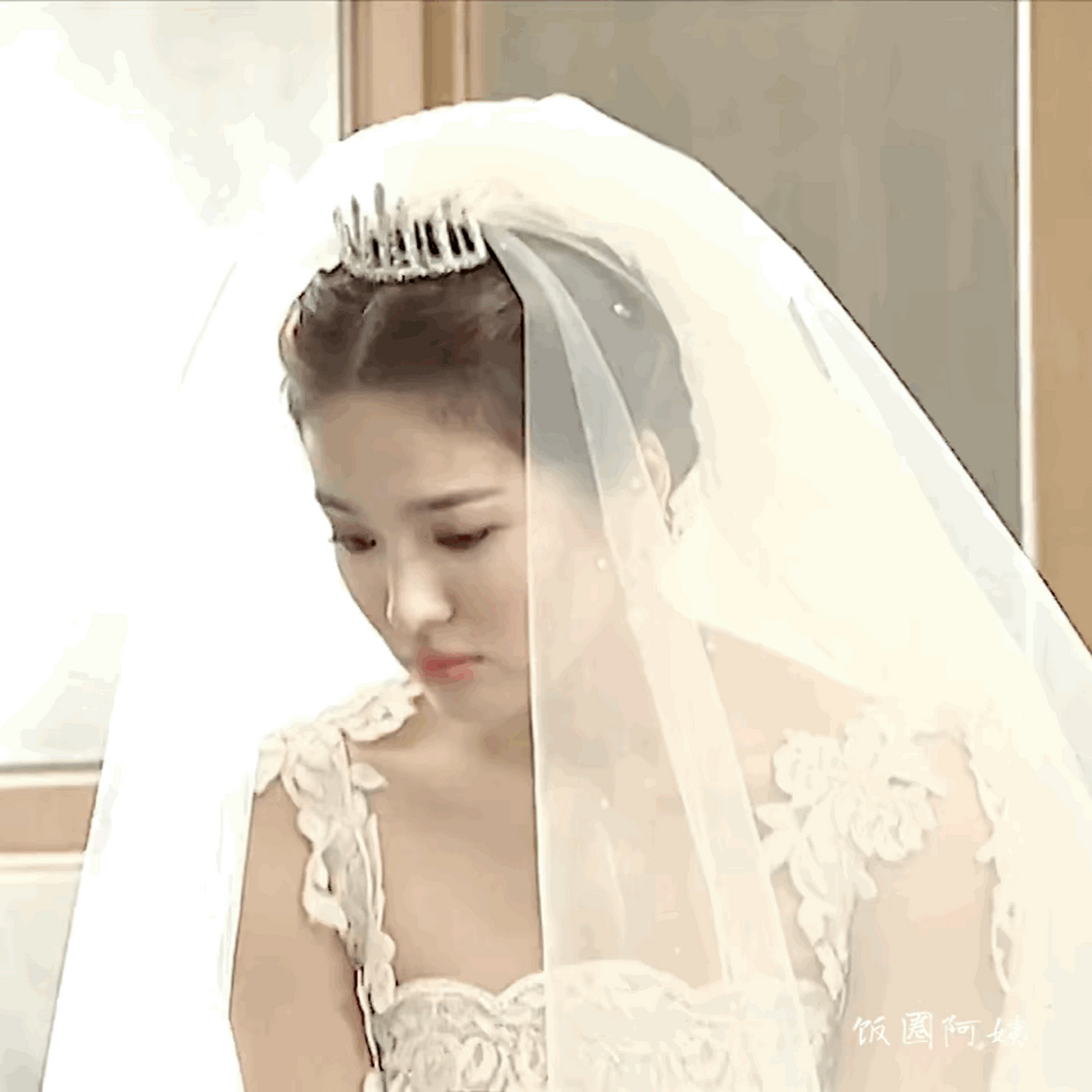 回顾宋慧乔白色婚纱新娘子造型,想当年也是很多人心中的白月光