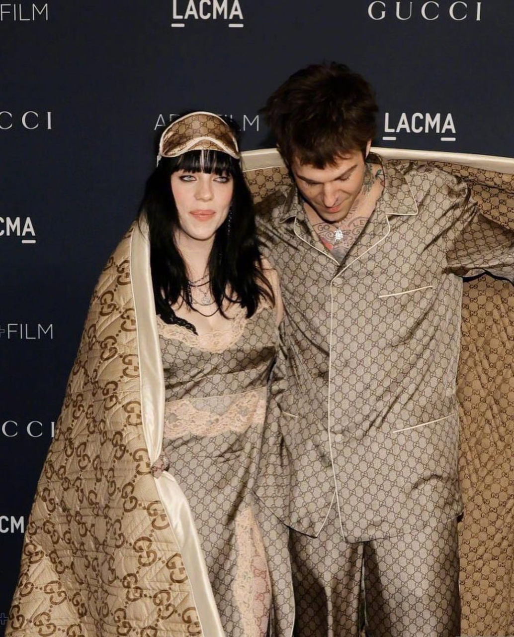 21岁的碧梨billie eilish和32岁男友jesse rutherford一起现身出席第