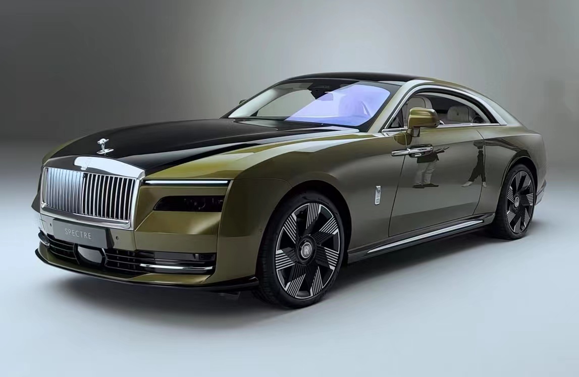 劳斯莱斯"闪灵"来袭,星空车门 900牛米,登场就是"天花板"!