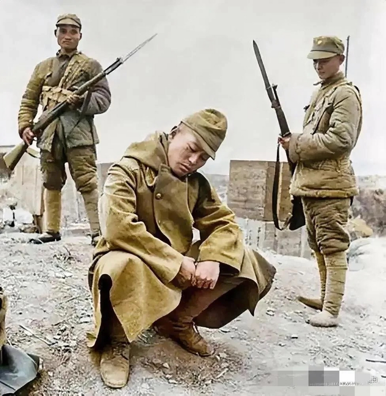 只能说当时我们对俘虏的政策太好,不然这种鬼子拉去枪毙一百次都不为