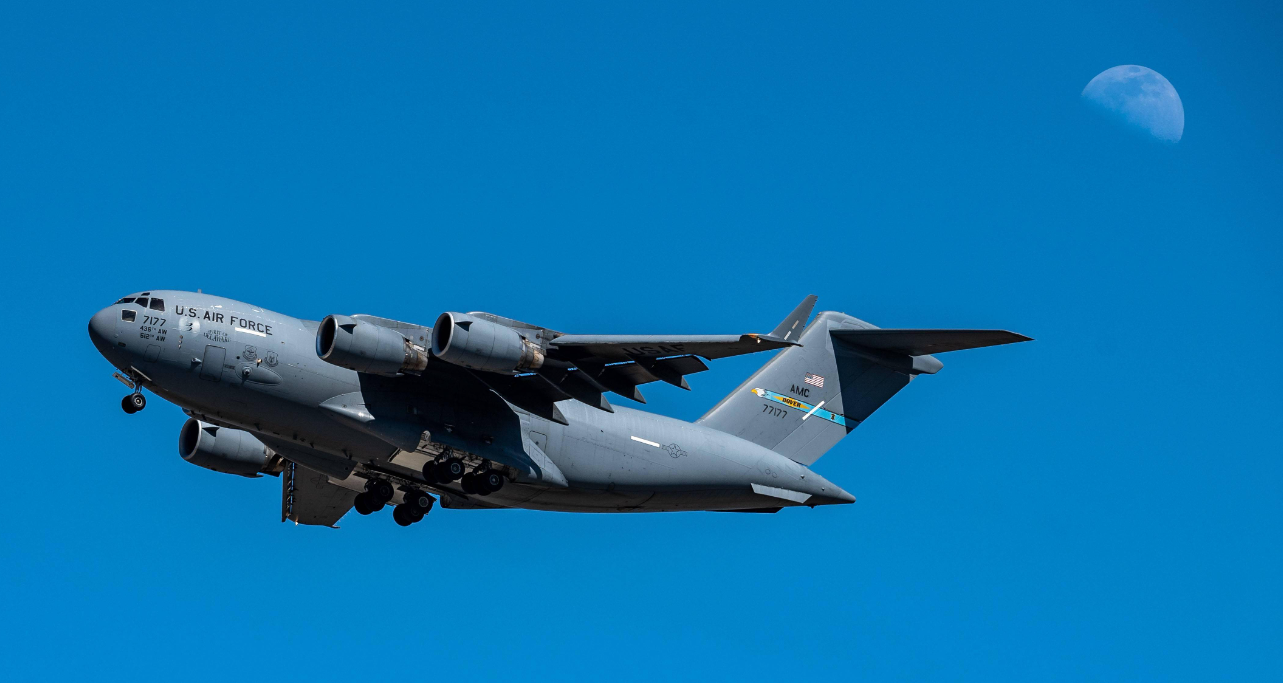 c-17环球霸王,一款唯一能够执行战术战略双任务的大型运输机