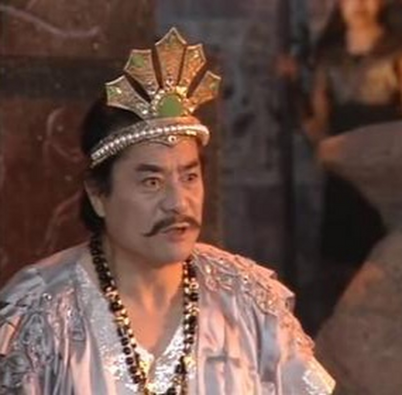 9月28日晚上,古装神话剧《封神榜》饰演纣王的演员达奇因心脏衰竭在