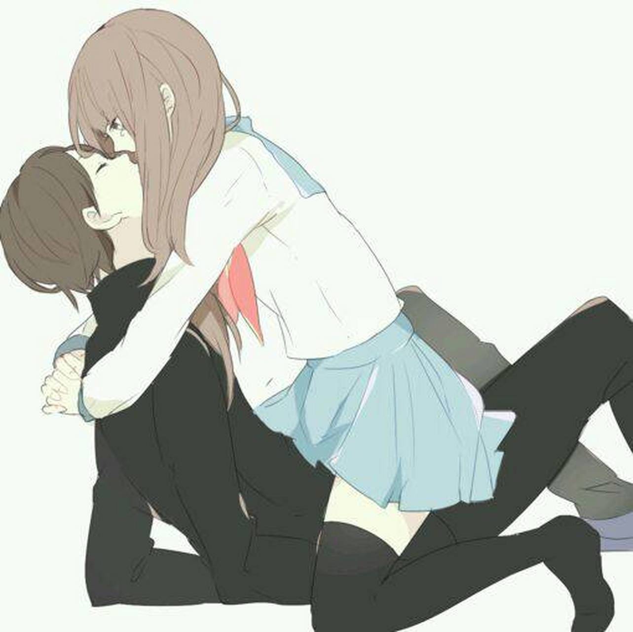 喜欢亲亲抱抱,会用宠溺的眼神看着你  2.不拒绝情感交流  3.