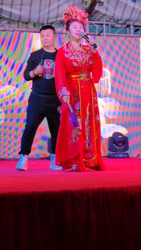 艺人刘红星王小凤夫妇,在双城区演唱传统二人转正戏《古城会》-度小视
