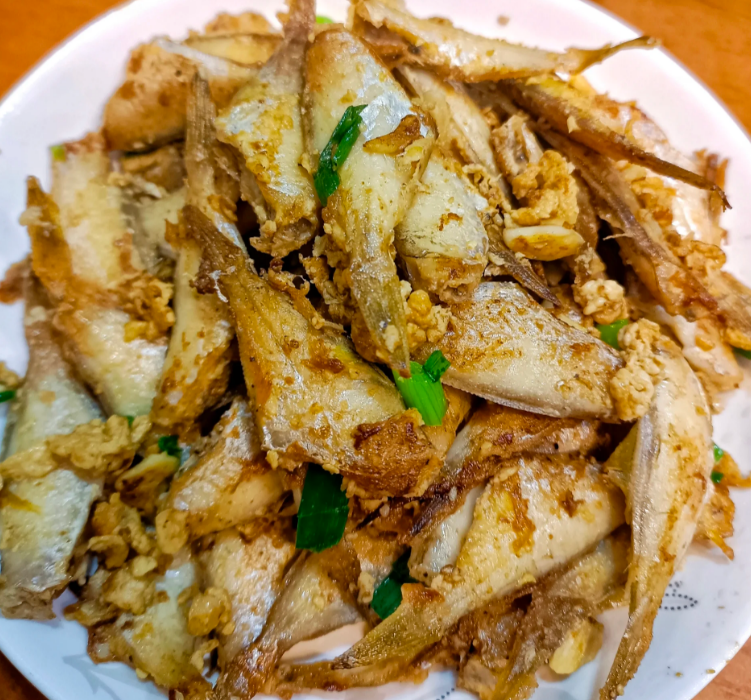 香煎剥皮鱼:鱼肉干香微甜,外酥里嫩,口感十分棒,做法简单